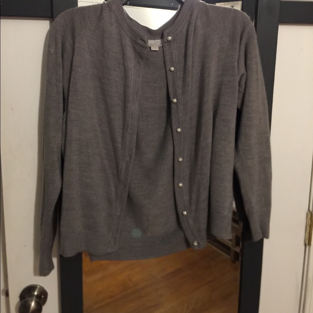 Grey cardigan with pear buttons L
